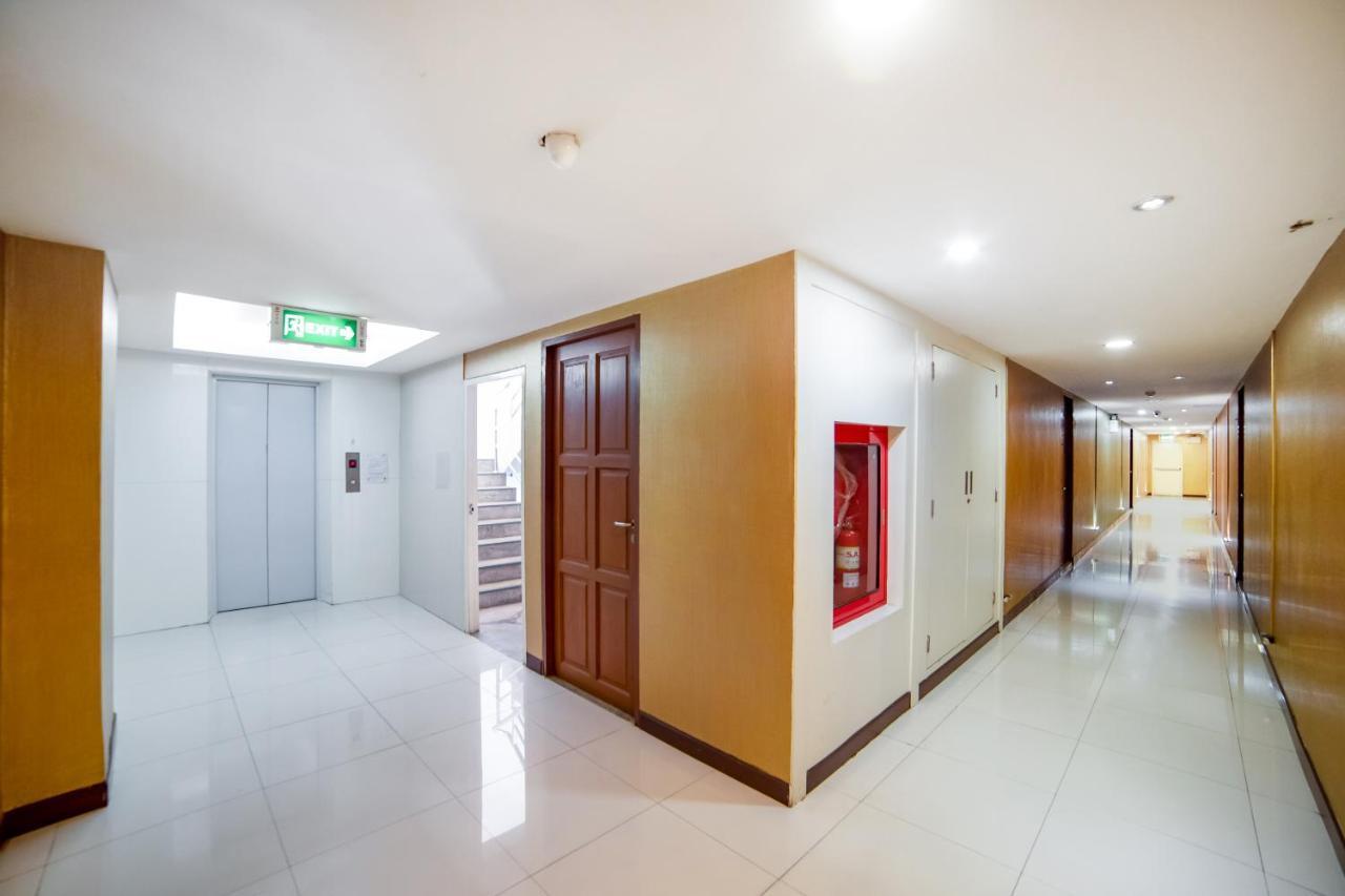 Oyo 460 Int Place Bangkok Exteriör bild